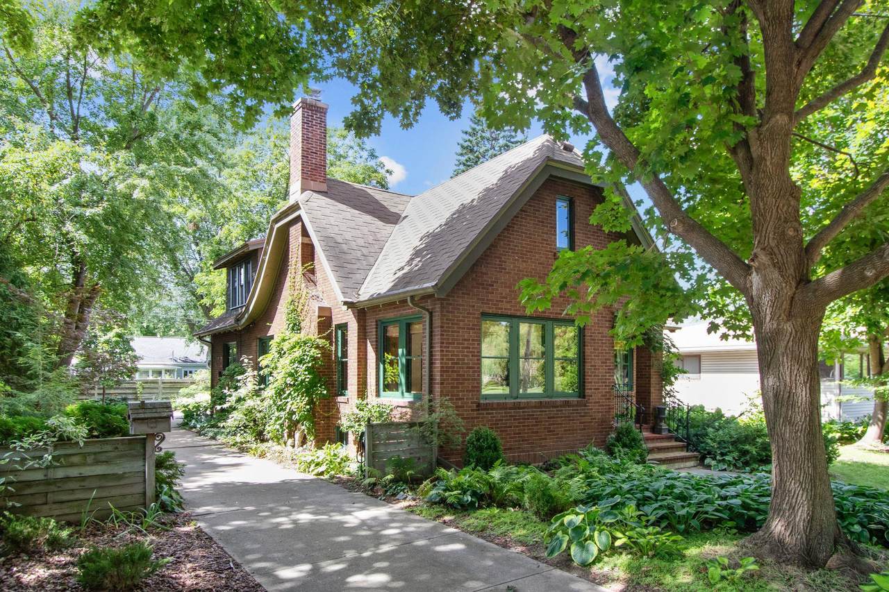 1503 Memorial Drive - Photo 1