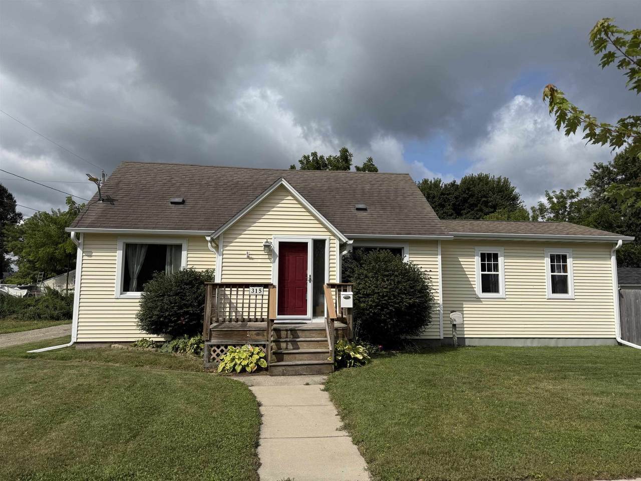 315 Burns Street - Photo 1