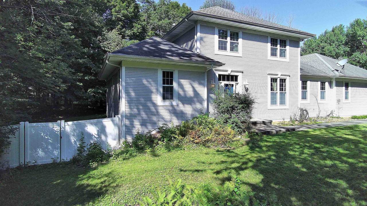 2055 Tanager Lane - Photo 1