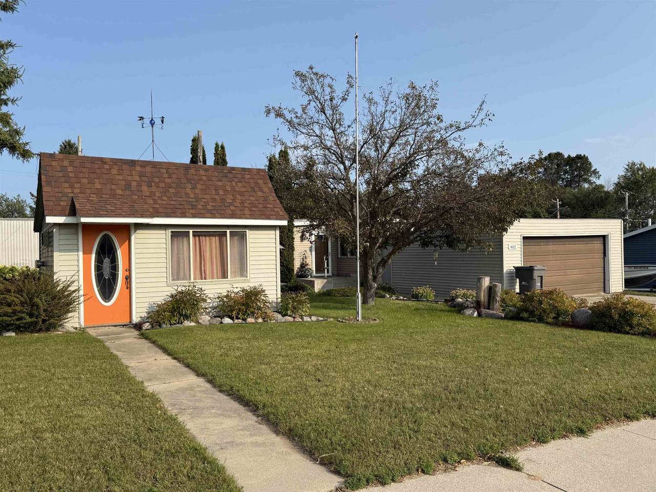 S 402 Menominee Street - Photo 1