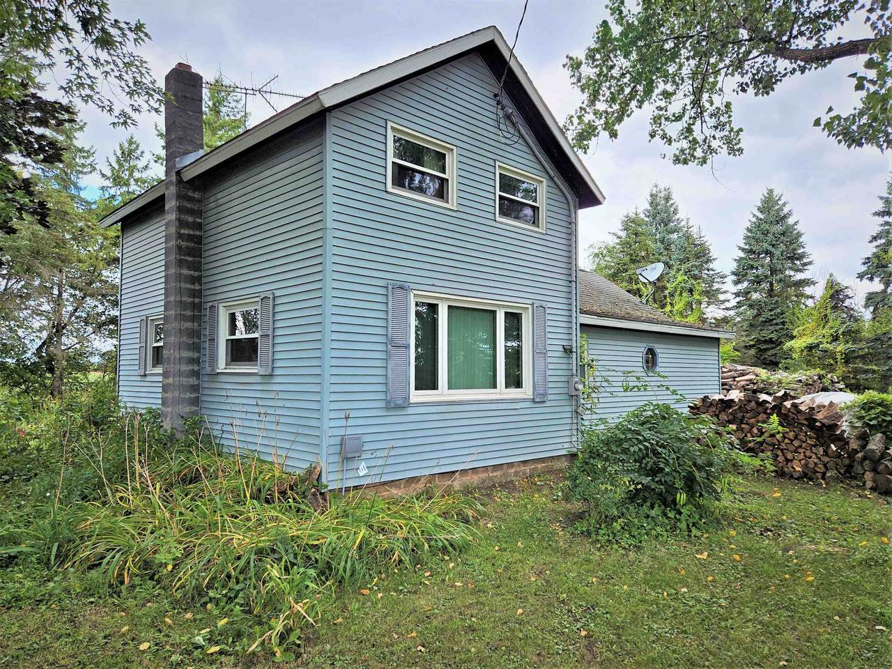 N1433 37TH Avenue - Photo 1