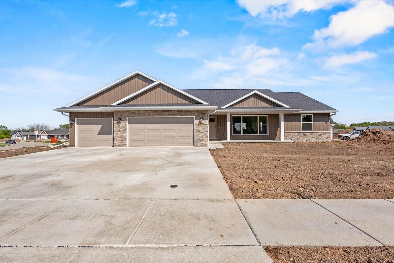 2588 Stellita Circle - Photo 1