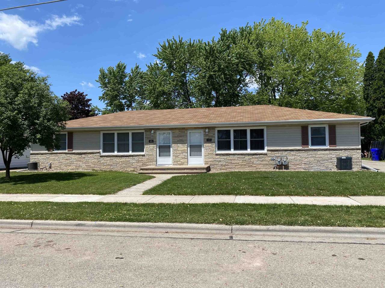 406 20TH Street - Photo 1