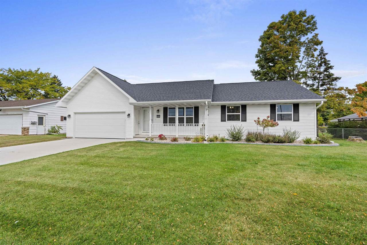 1305 Center Street - Photo 1