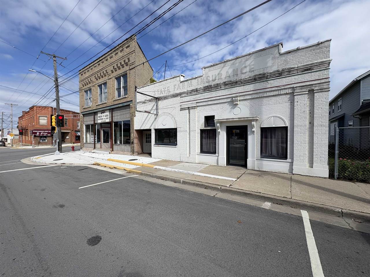 103 Green Bay Street - Photo 1