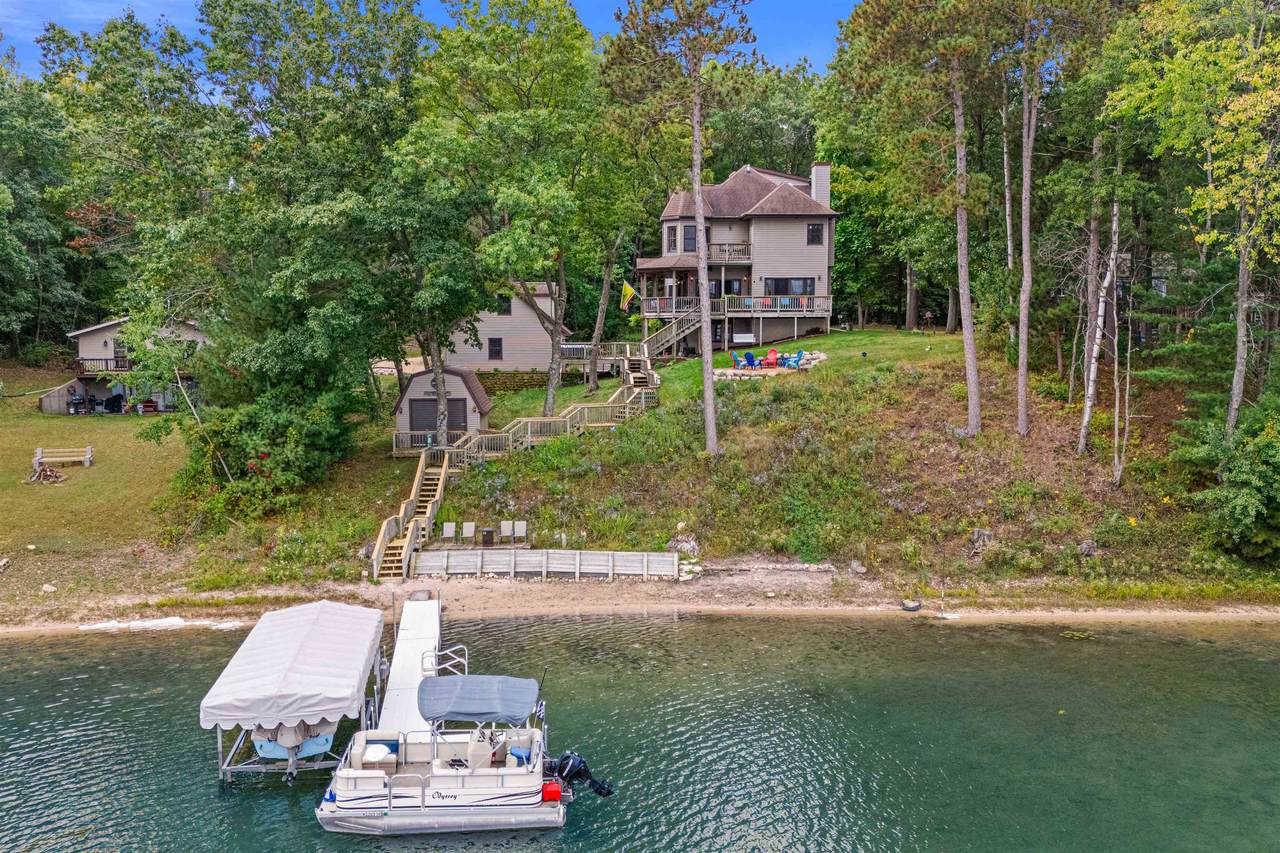 N1736 20TH Road - Photo 1