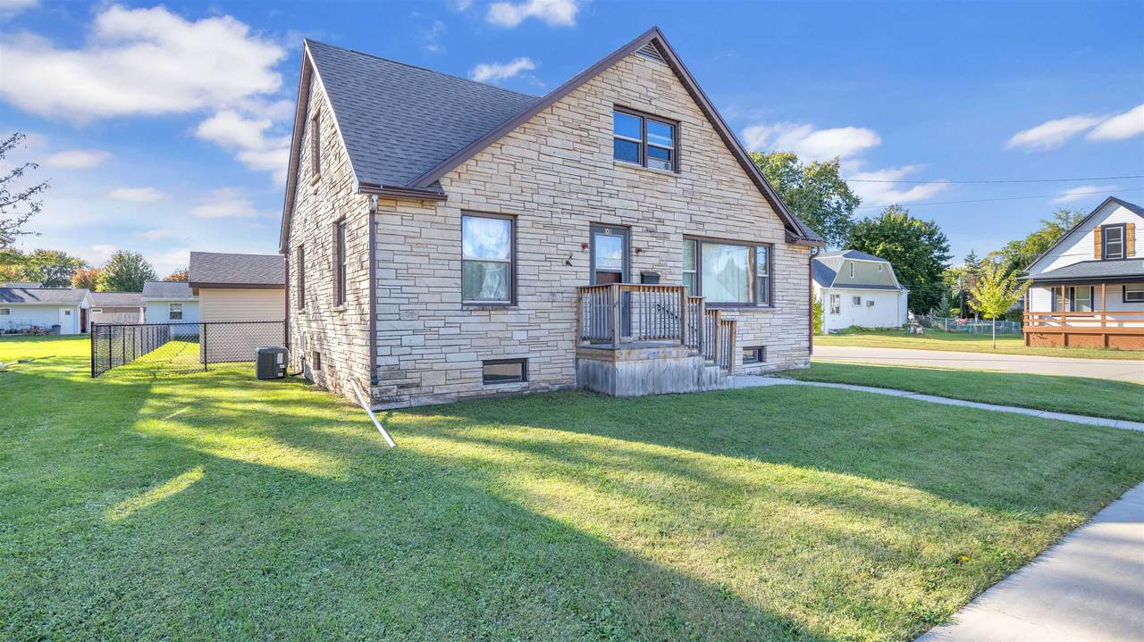 1011 Bechaud Avenue - Photo 1