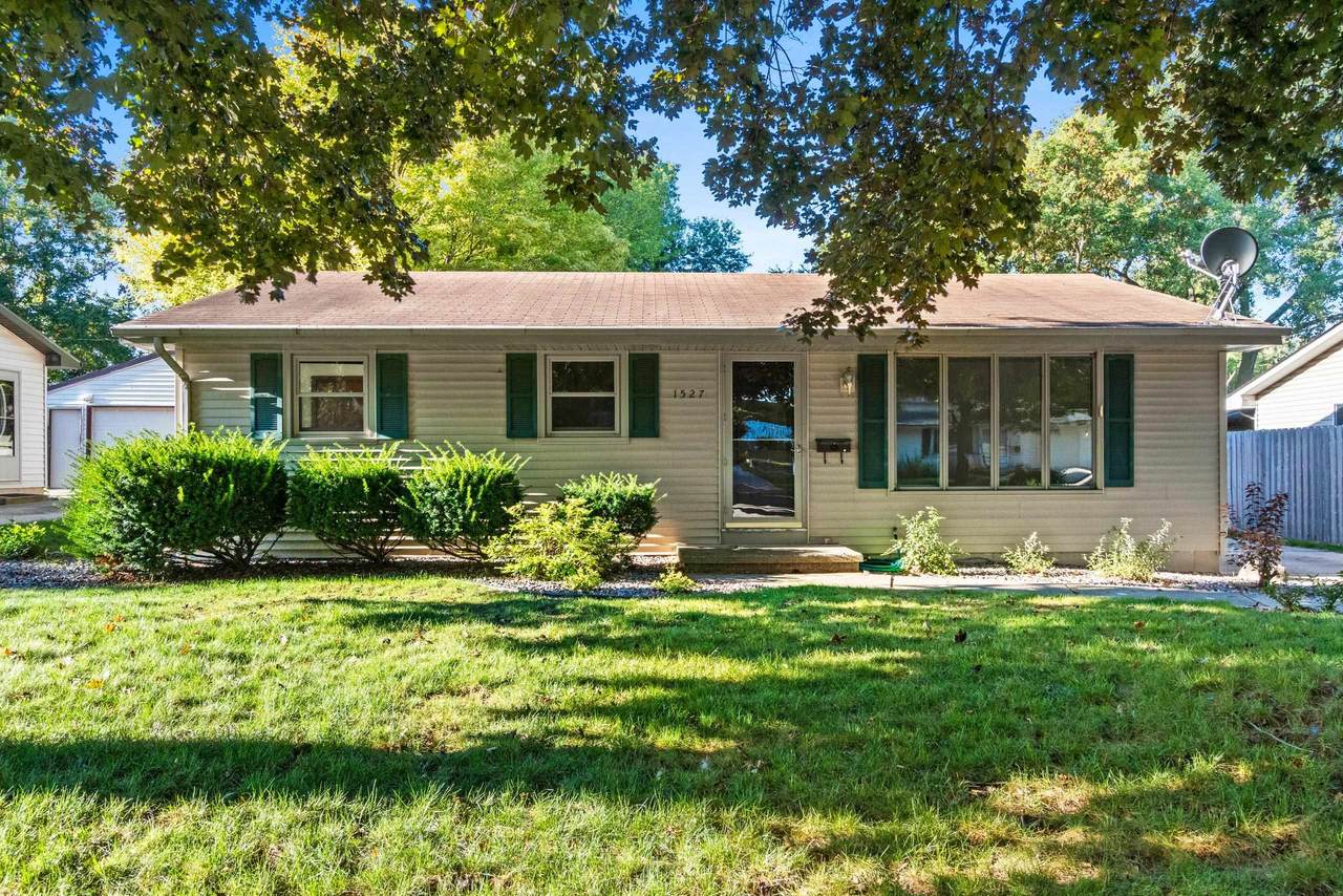 1527 Mennen Court - Photo 1