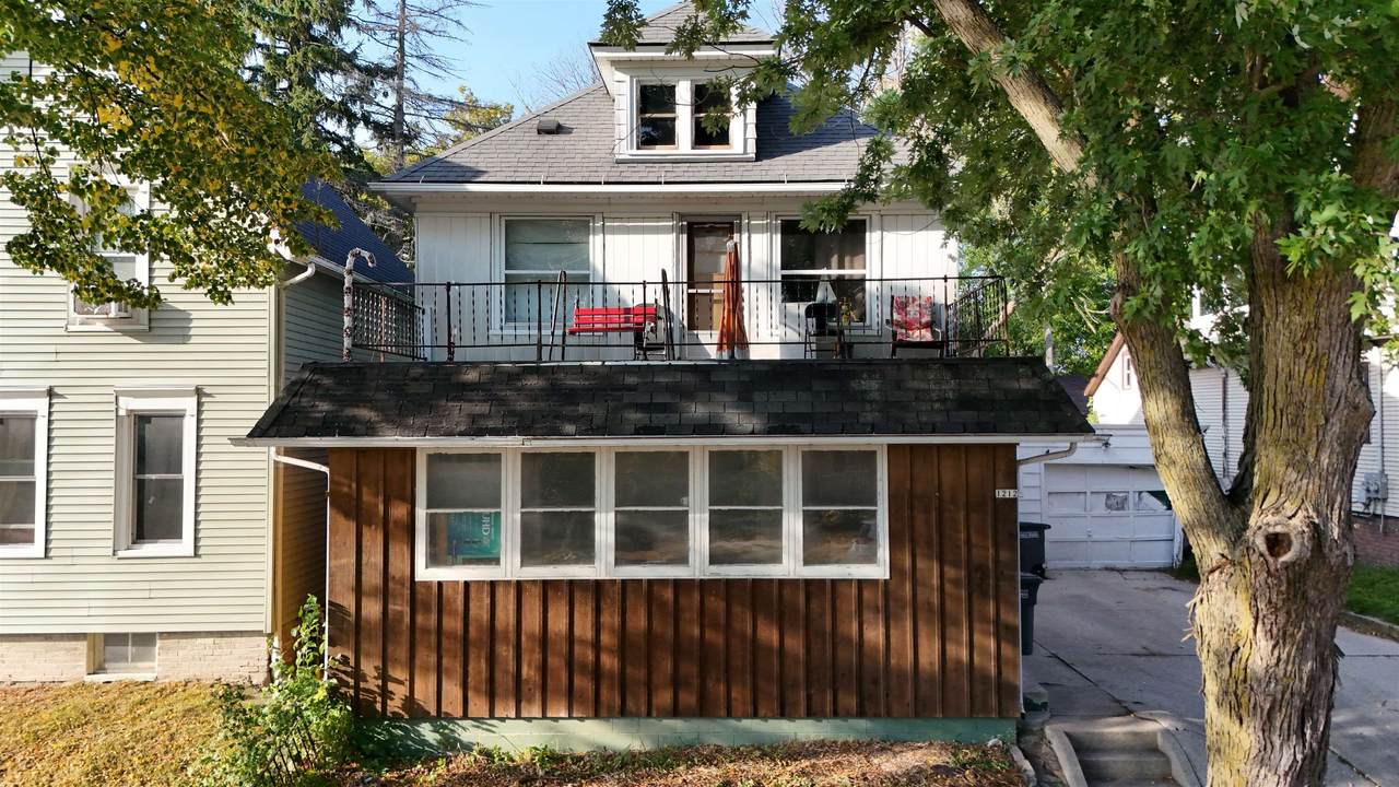 1212 St Clair Avenue - Photo 1