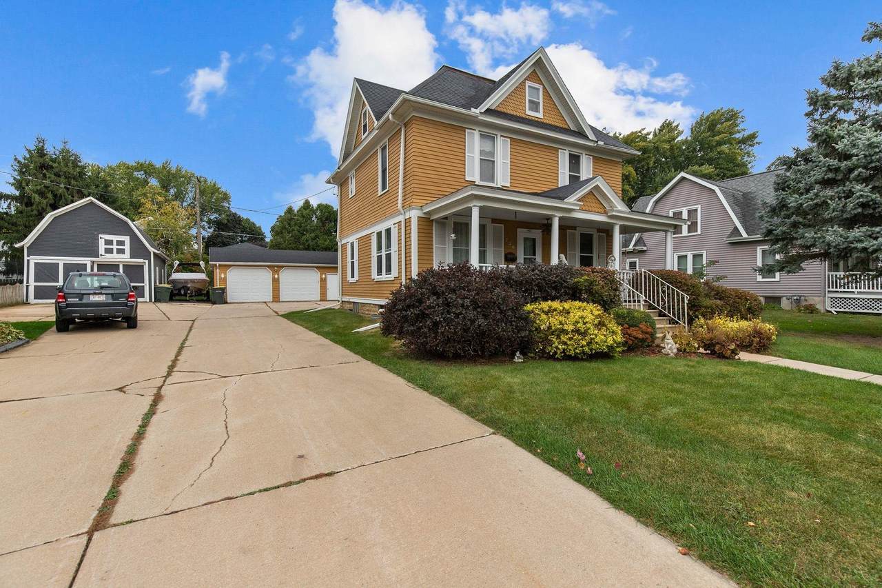 728 Metomen Street - Photo 1