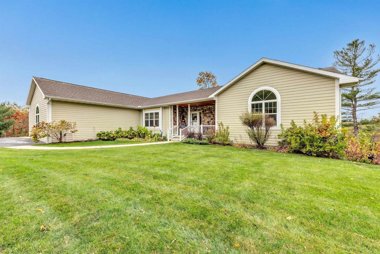 4006 Elkins Road - Photo 1