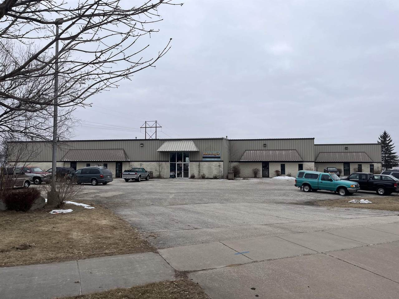 2728 Manitowoc Road - Photo 1