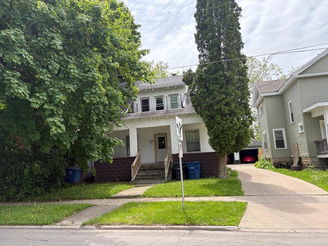 411 Irving Avenue - Photo 1