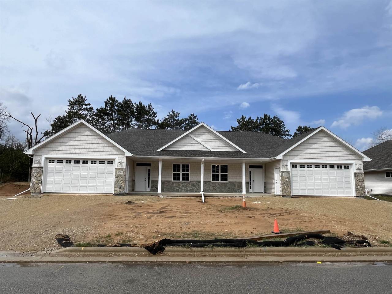 2093 Abbey Road - Photo 1