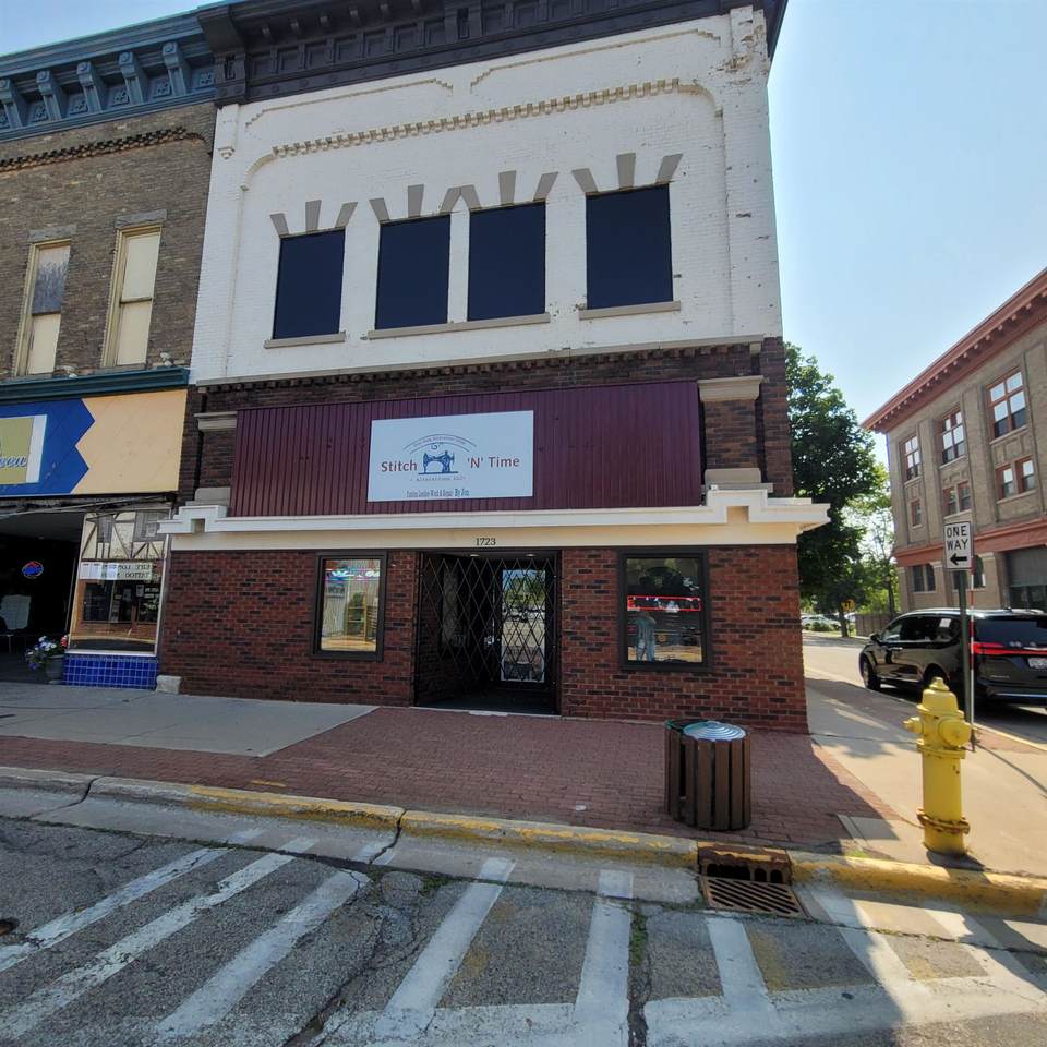 1723 Main Street - Photo 1