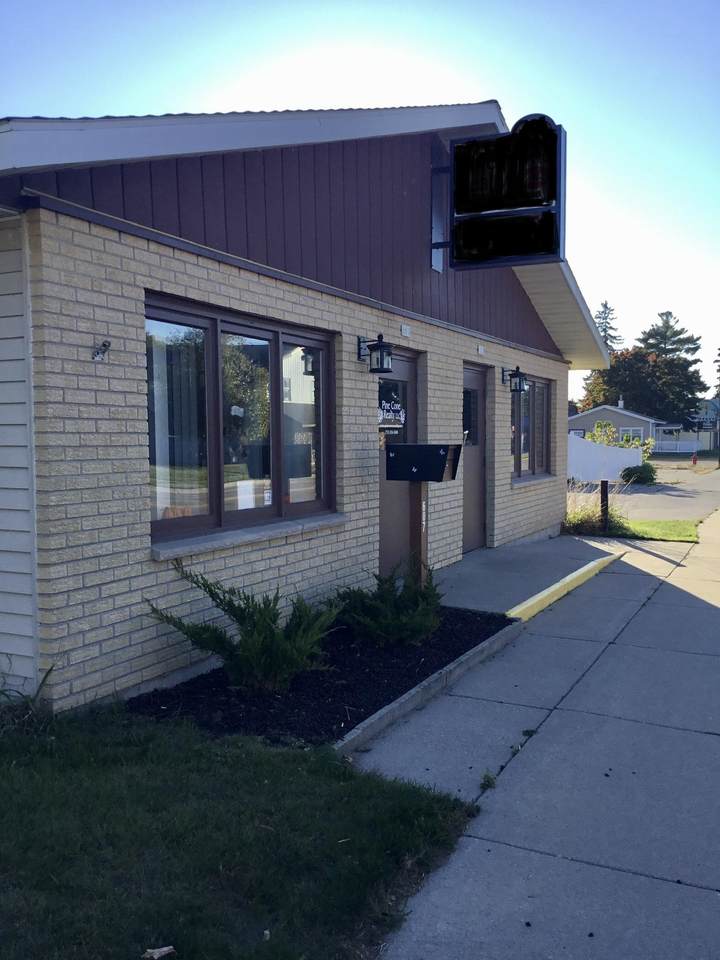 607 Henriette Avenue - Photo 1