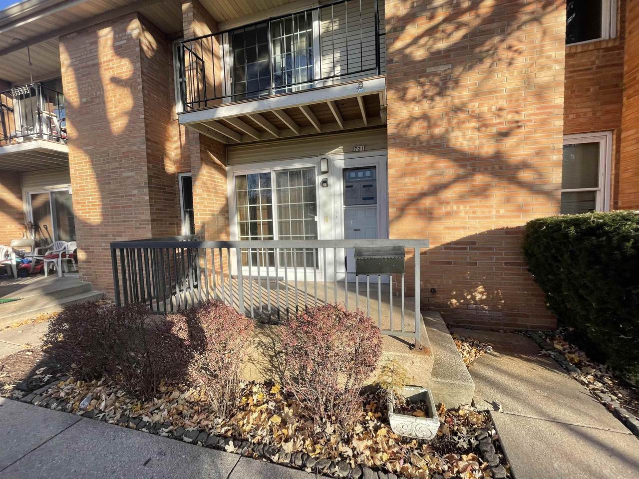 721 9TH Avenue - Photo 1