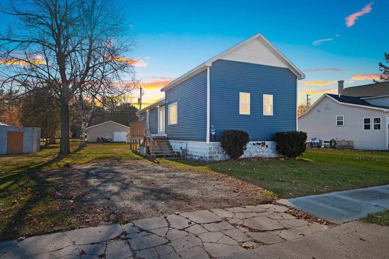 608 5TH Street - Photo 1