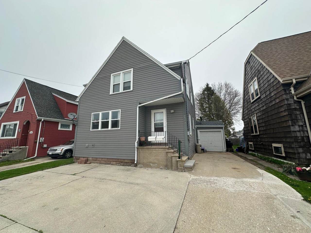 1913 Madison Street - Photo 1