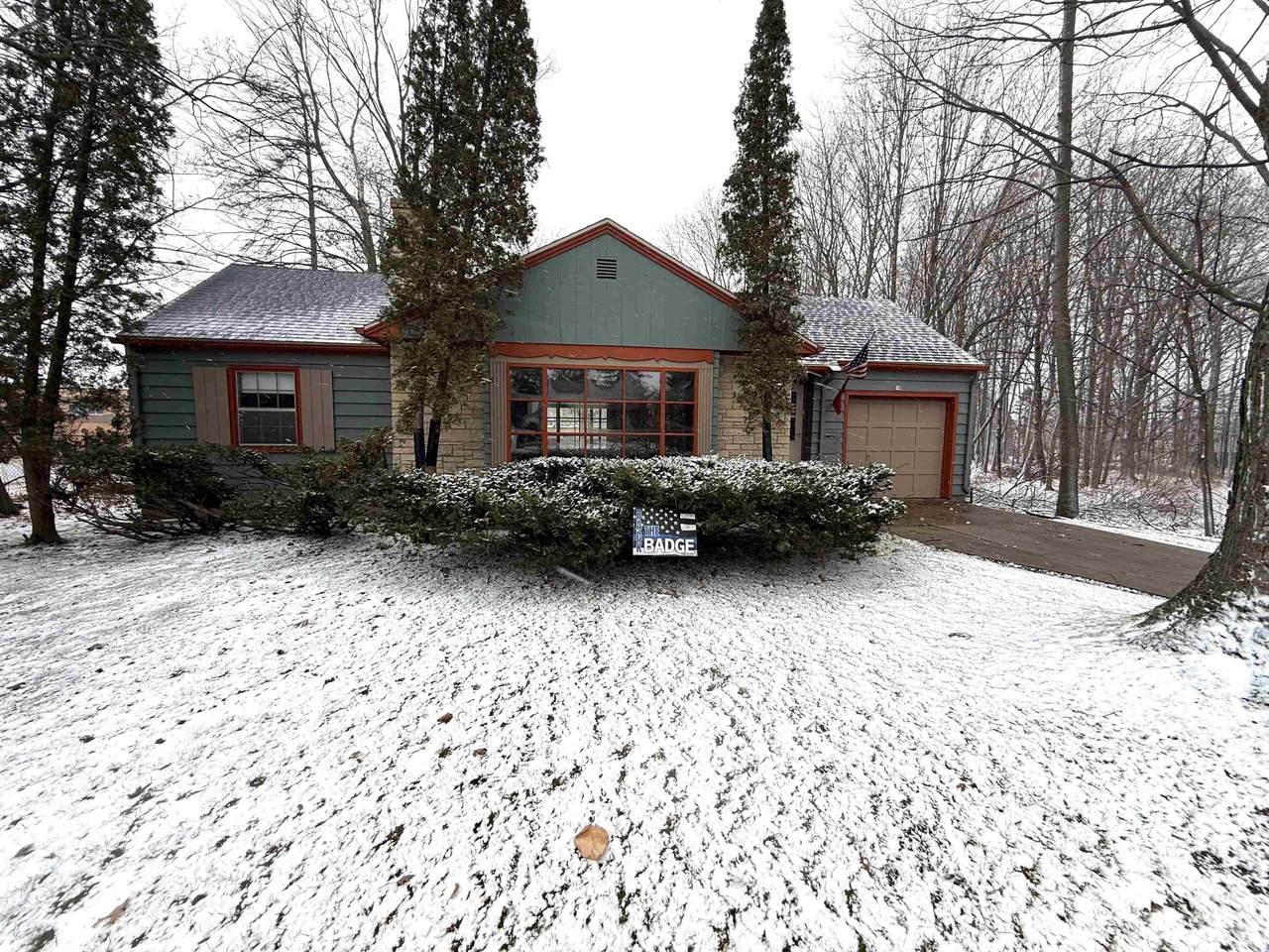 18 20TH Street - Photo 1