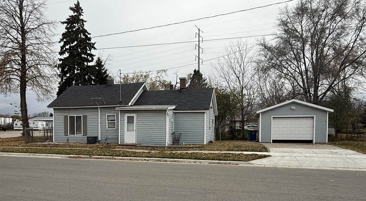 600 9TH Street - Photo 1