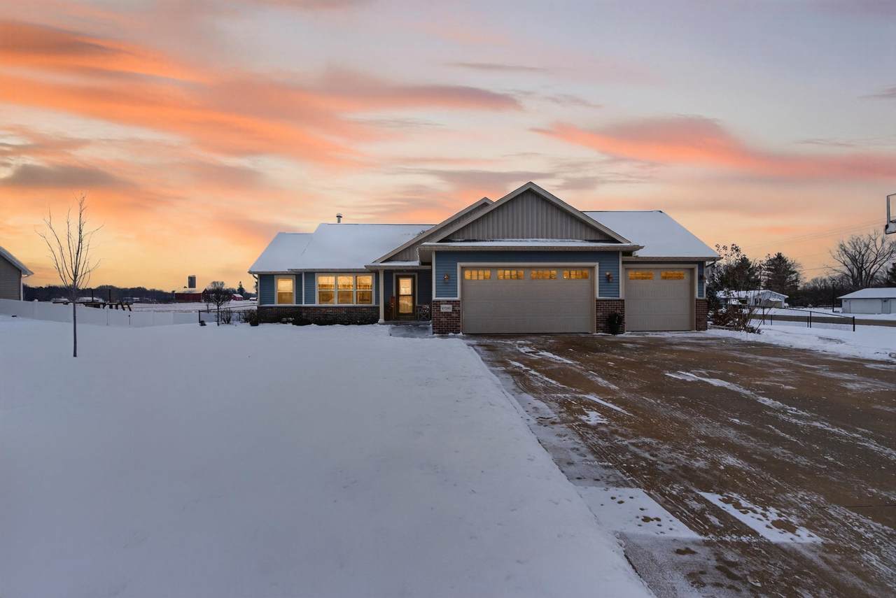 W7295 Midnight Way - Photo 1