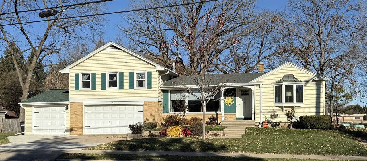 1430 9TH Avenue - Photo 1