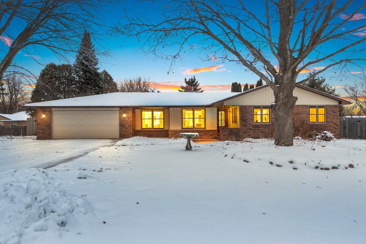 2560 St Steven Court - Photo 1