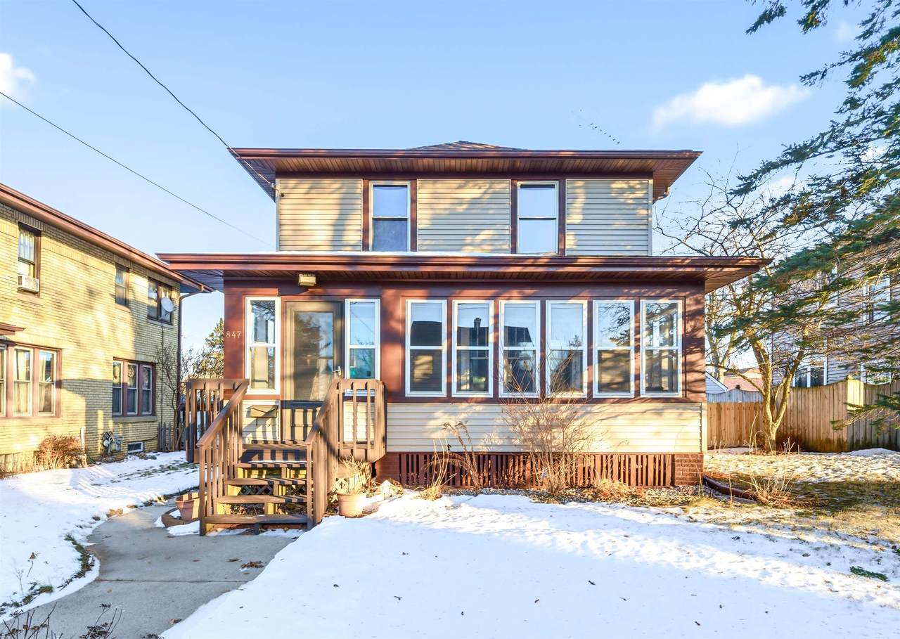 847 6TH Street - Photo 1