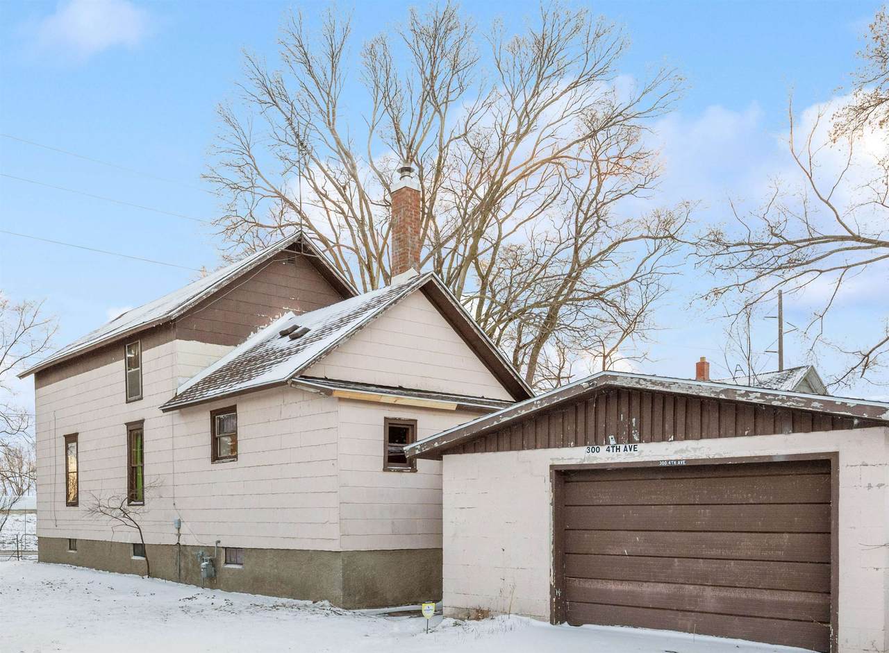 300 4TH Avenue - Photo 1