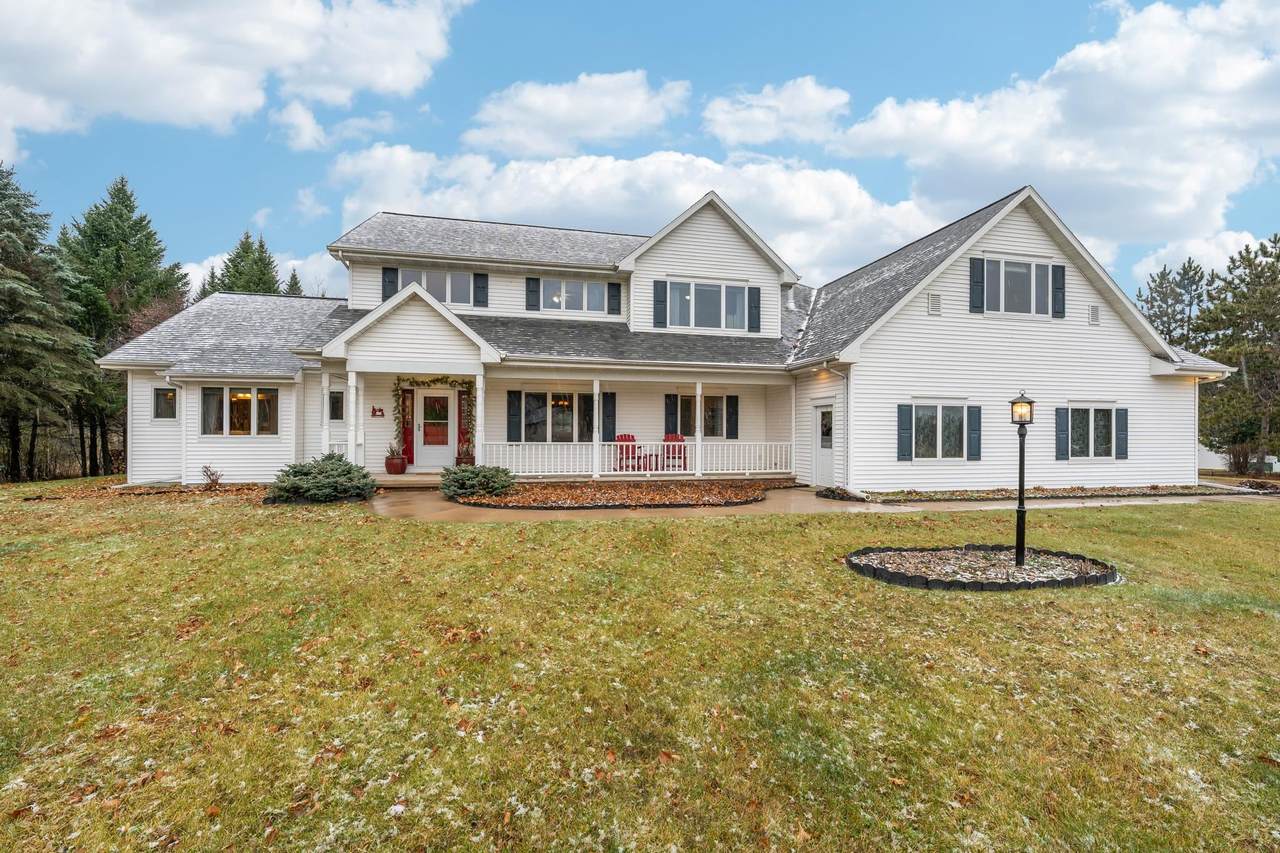 E5975 Sunset Court - Photo 1