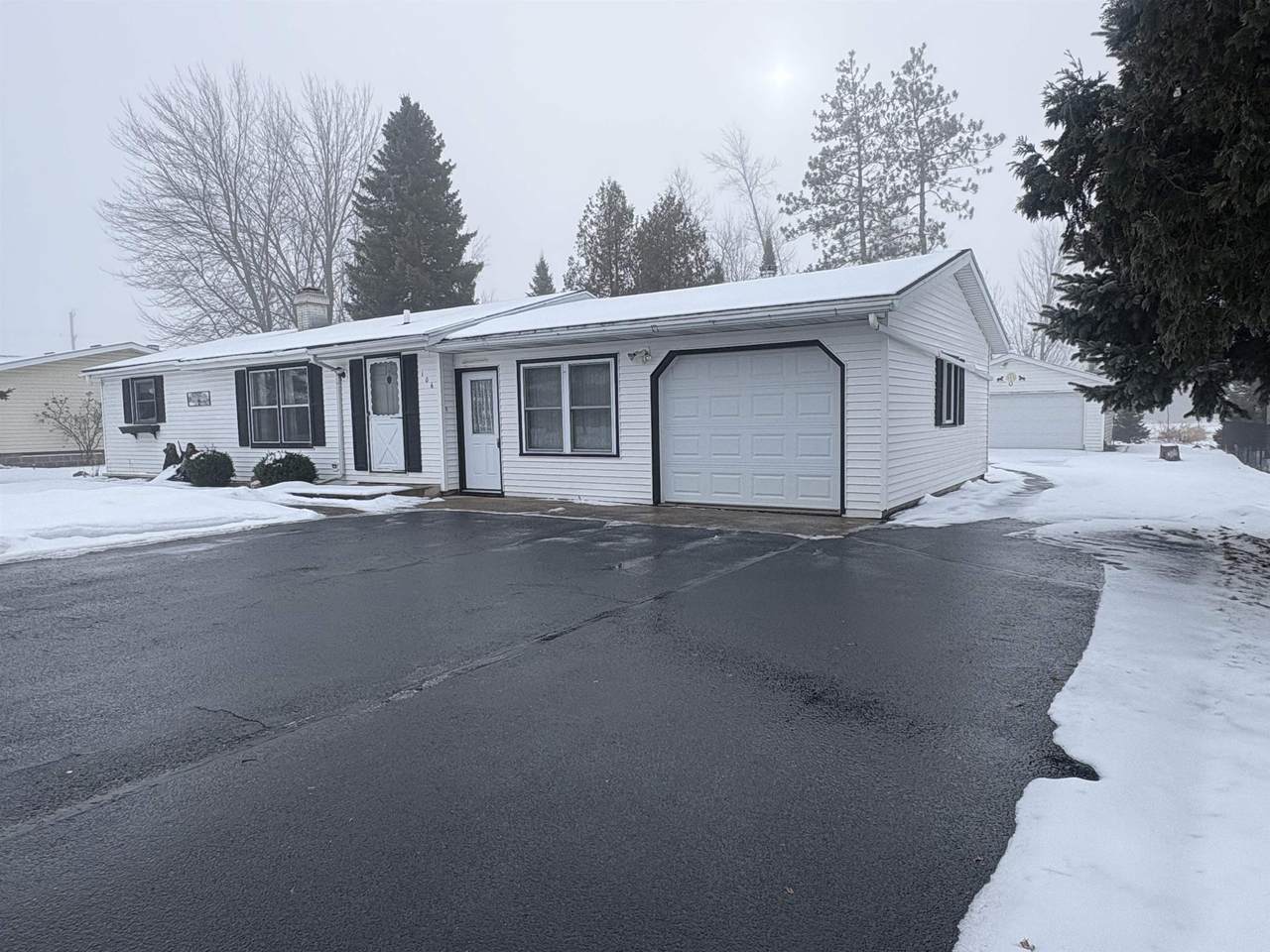 106 Baehr Street - Photo 1