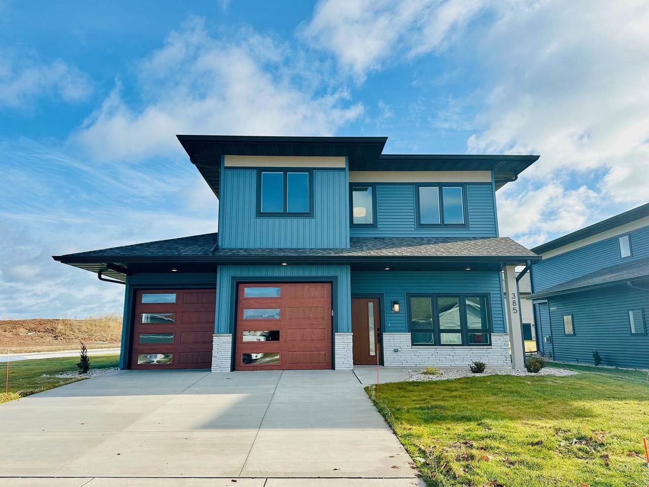 385 Wilson Street - Photo 1