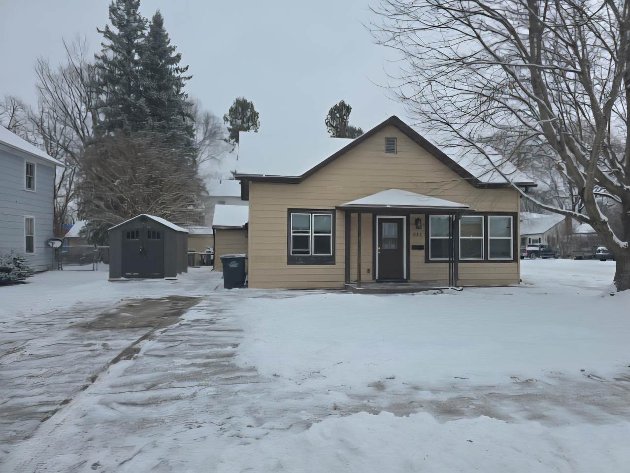 231 Center Street - Photo 1