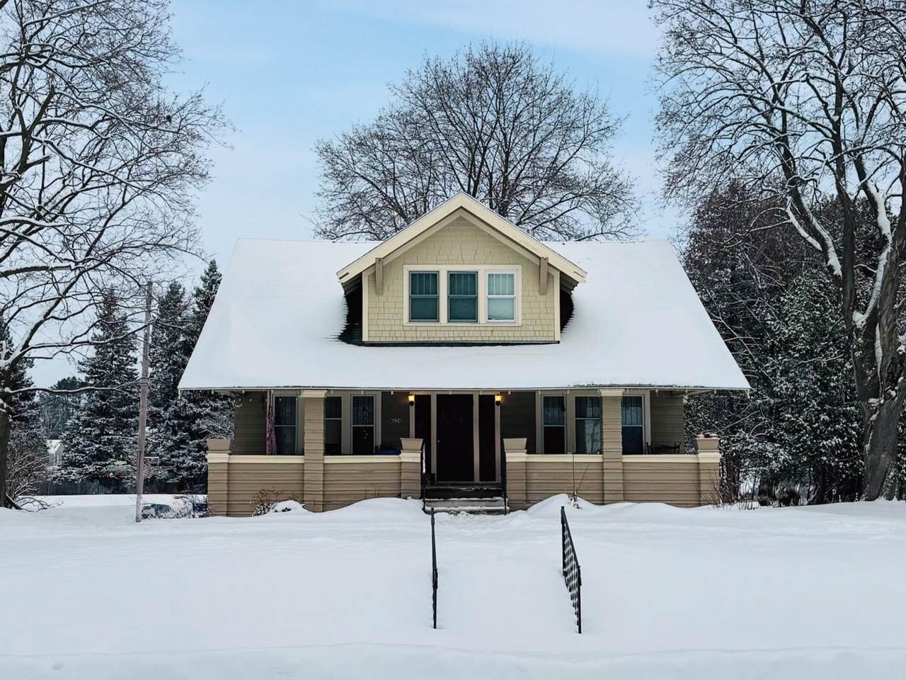 W624 Division Street - Photo 1