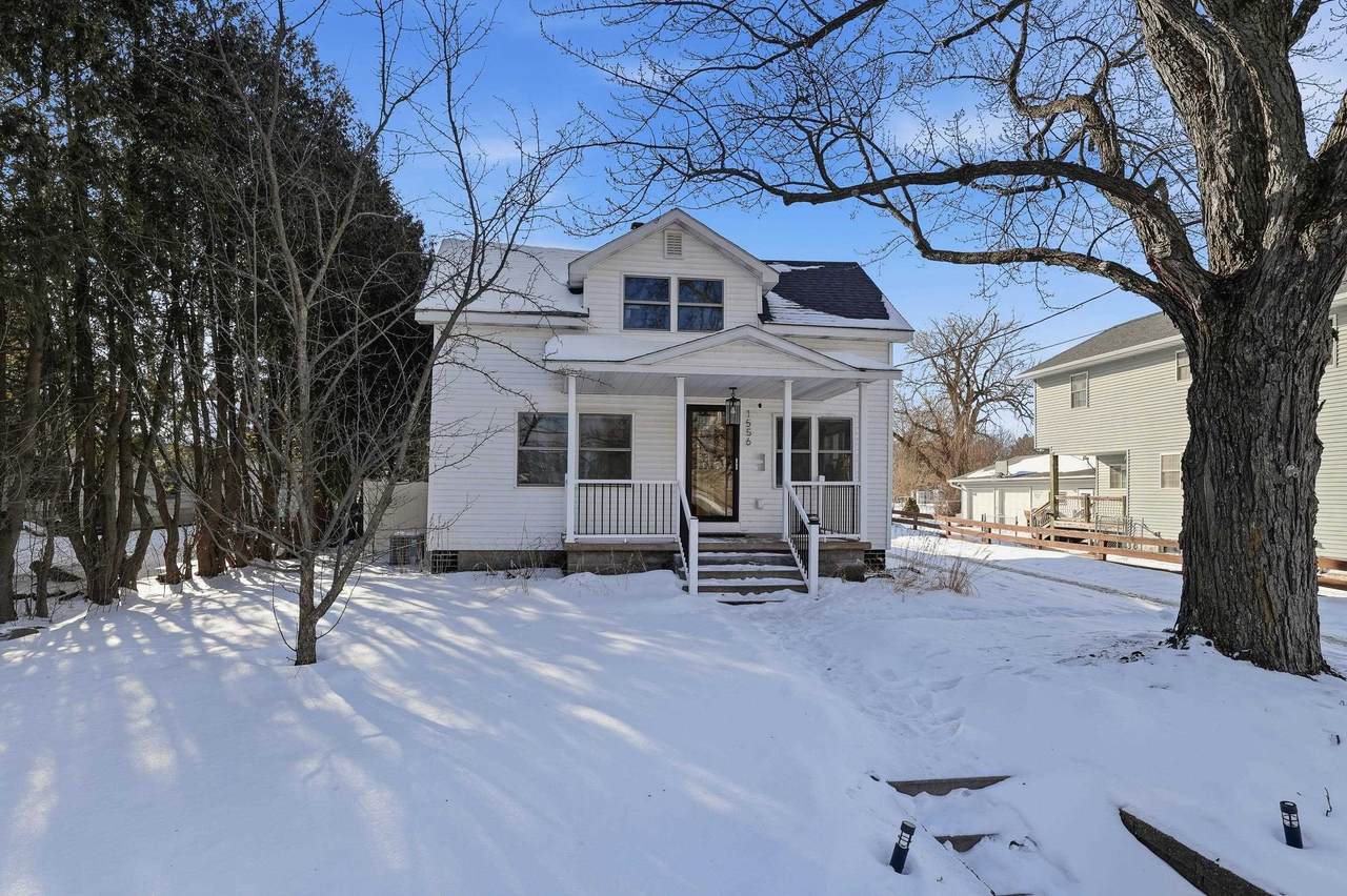 1556 West River Drive - Photo 1