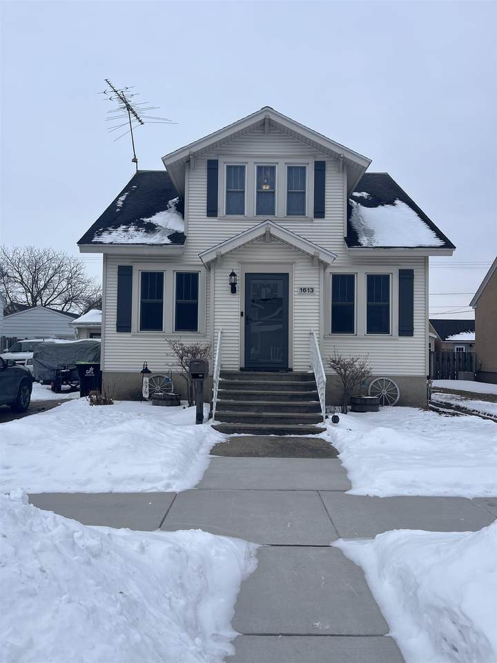 1613 17TH Avenue - Photo 1