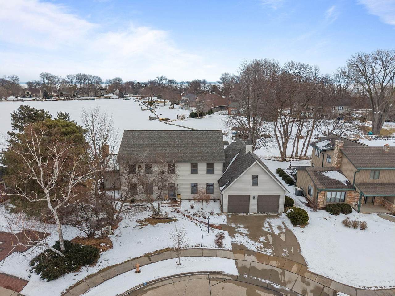 1960 Cliffview Court - Photo 1