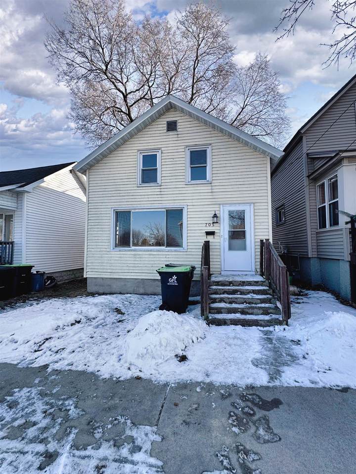 705 11TH Avenue - Photo 1