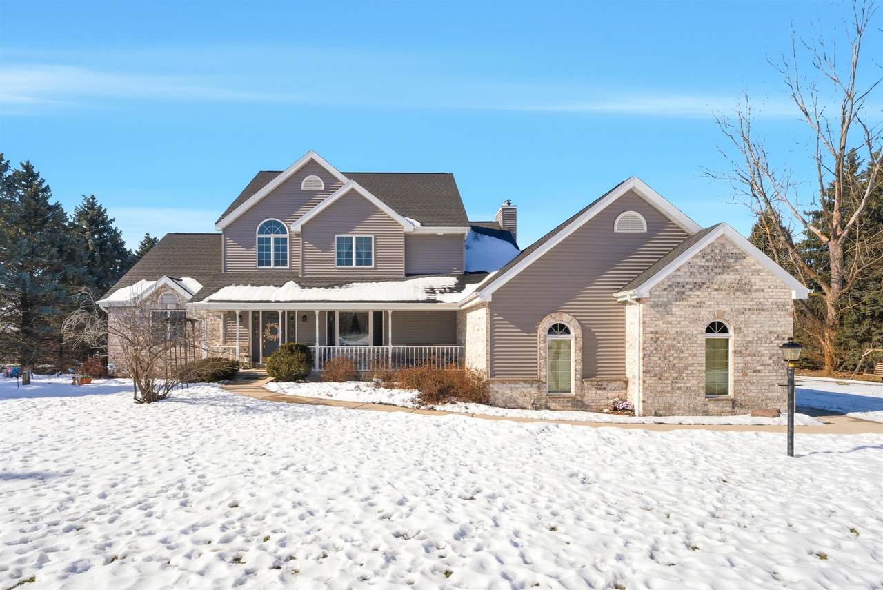 N5122 Summit Drive - Photo 1