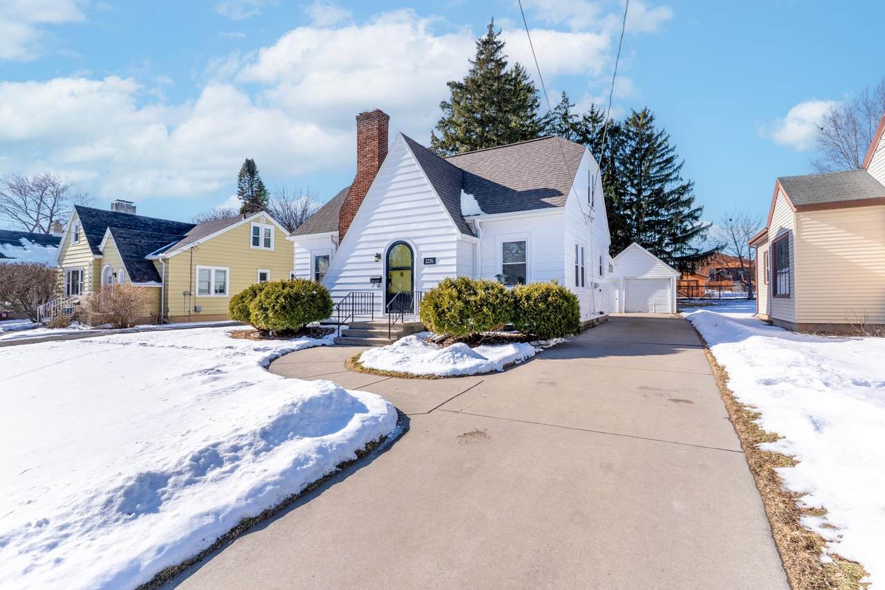 1226 Clay Street - Photo 1