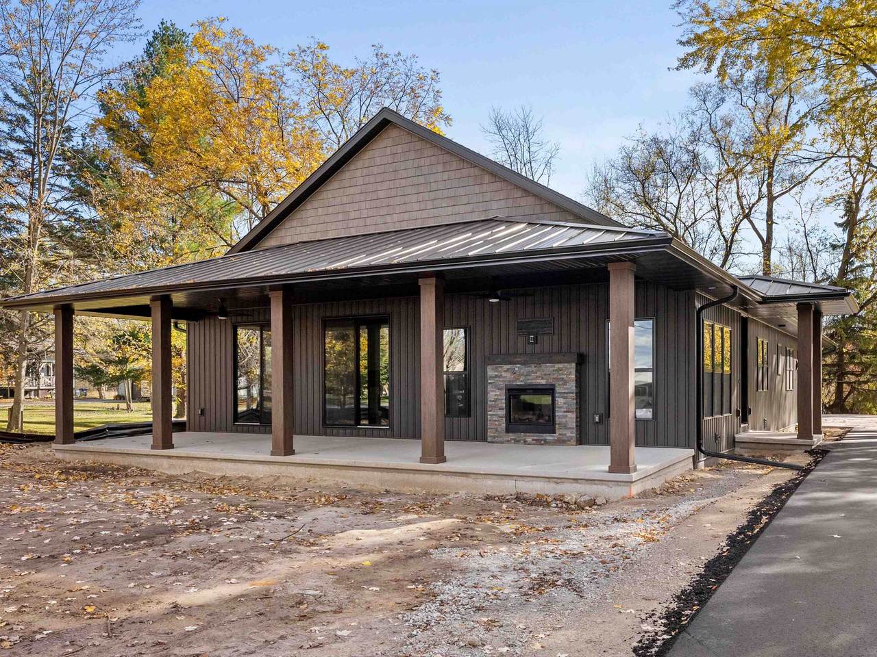 1253 Riverside Drive - Photo 1