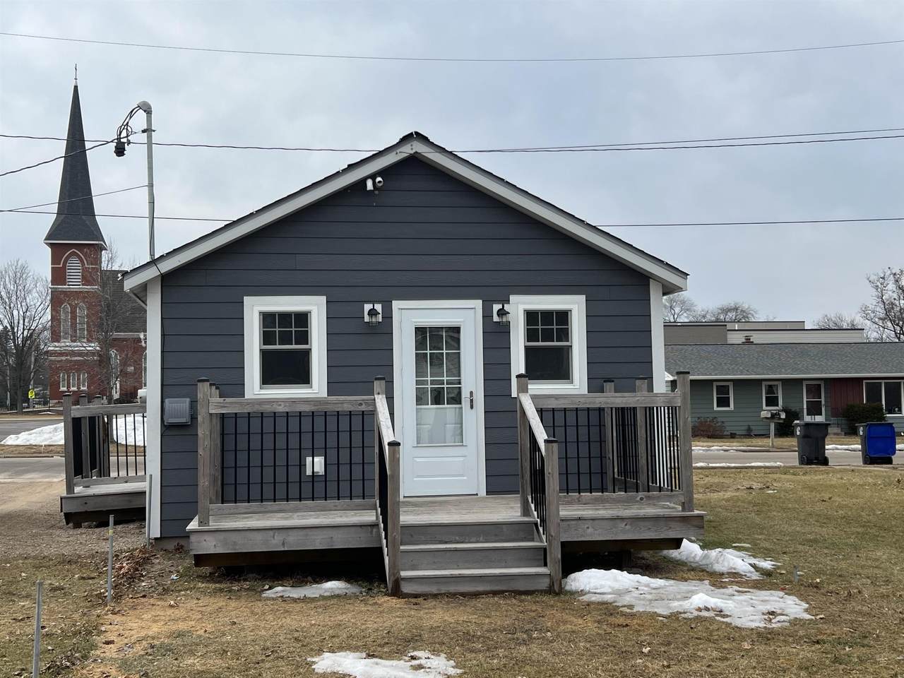 104 Lake Street - Photo 1