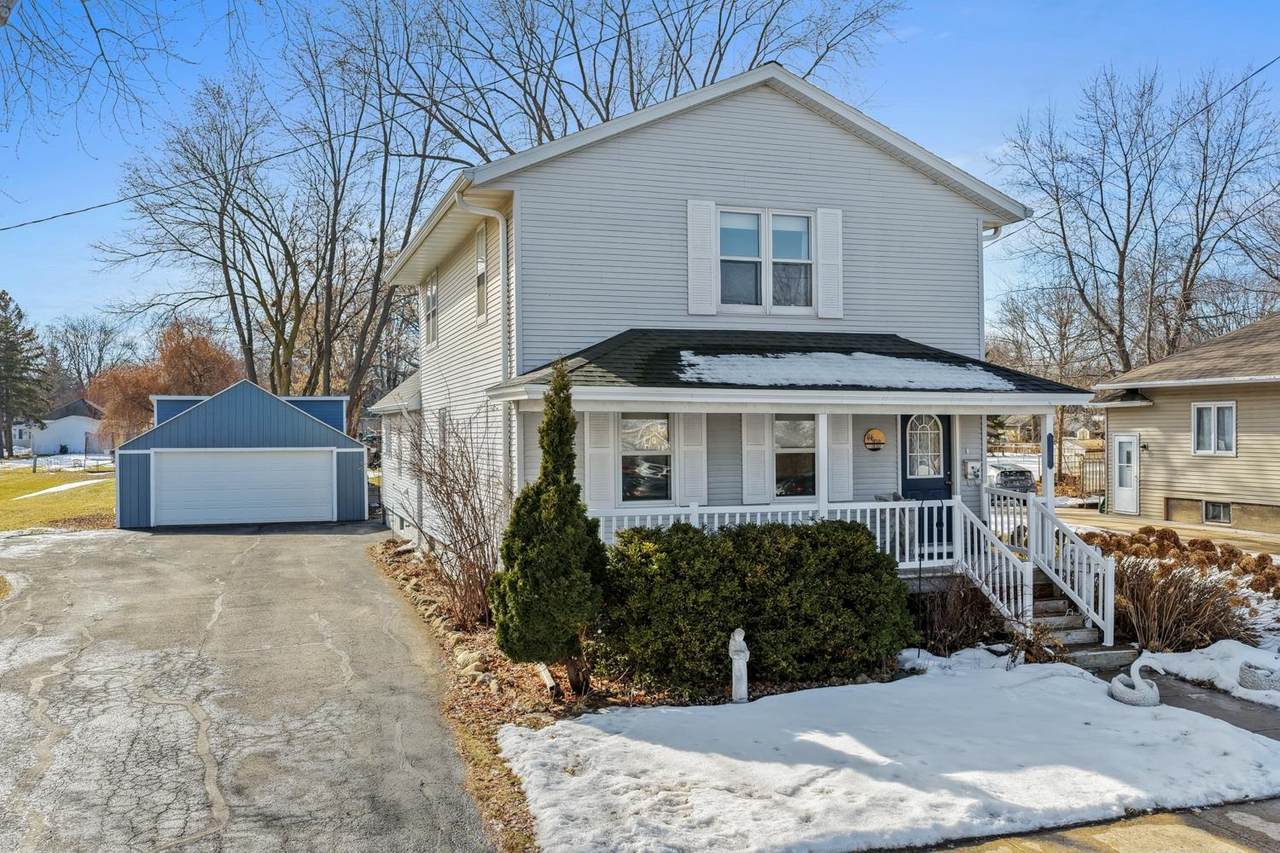 1250 Cass Street - Photo 1