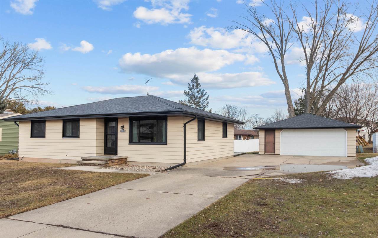 1410 Miami Circle - Photo 1