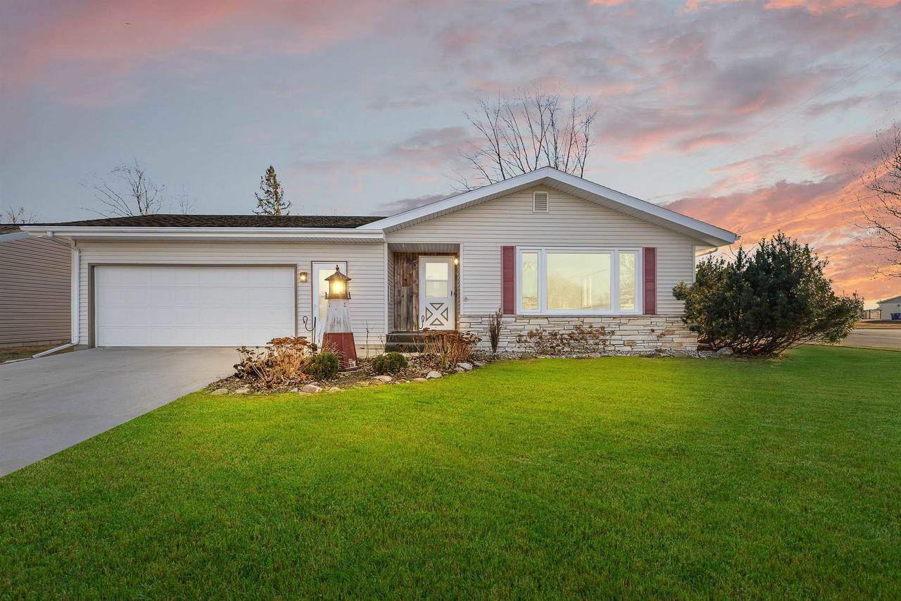 225 Center Street - Photo 1