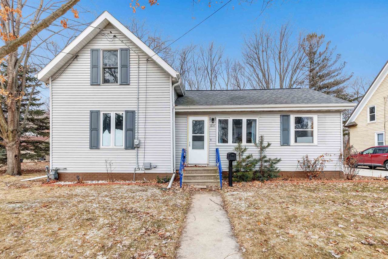 814 3RD Street - Photo 1