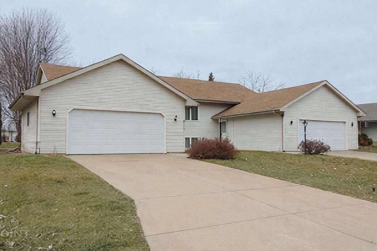 2119 Cloudview Drive - Photo 1