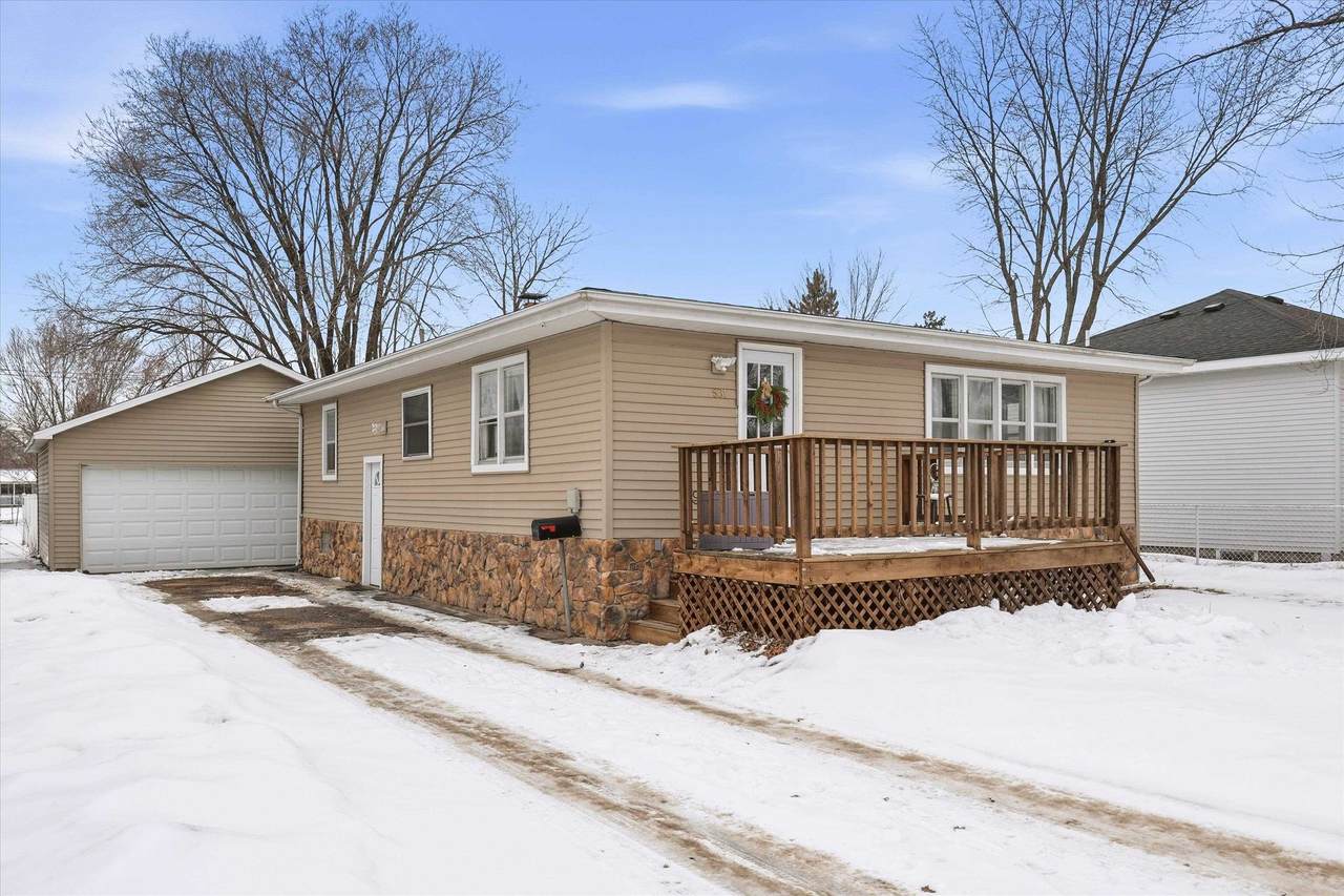 531 15TH Avenue - Photo 1