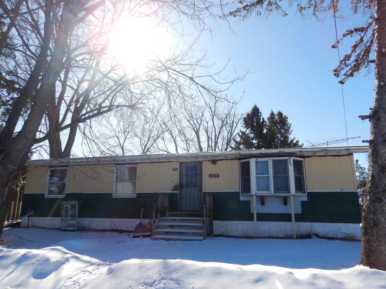 319 Algoma Street - Photo 1